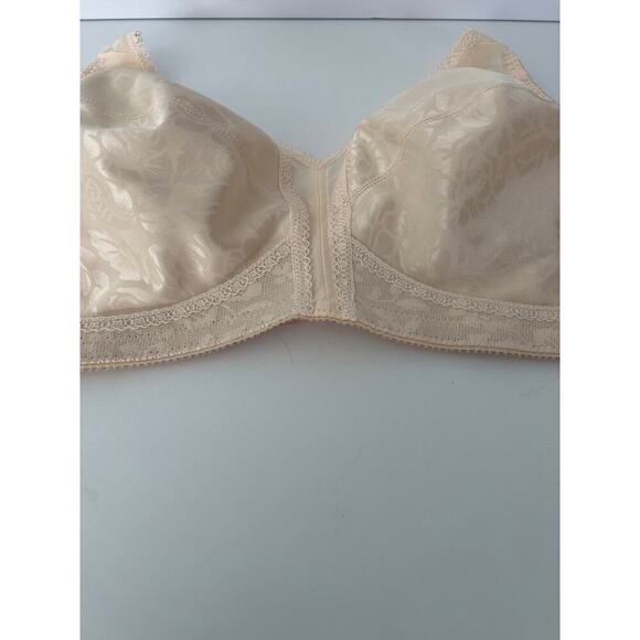 New Beige Wireless Bra Padded shoulders and adjustable straps, support. Size 44B - Picture 13 of 13
